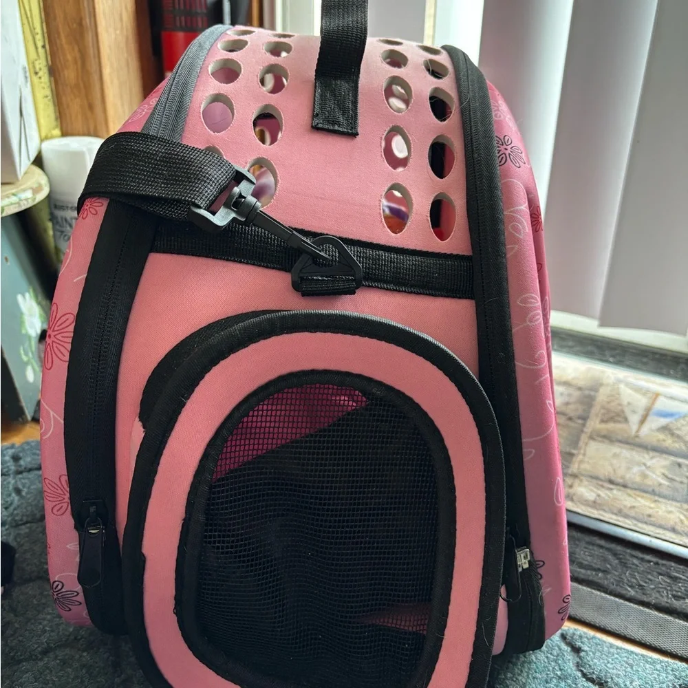 SOFT SIDED DOG CARRIER